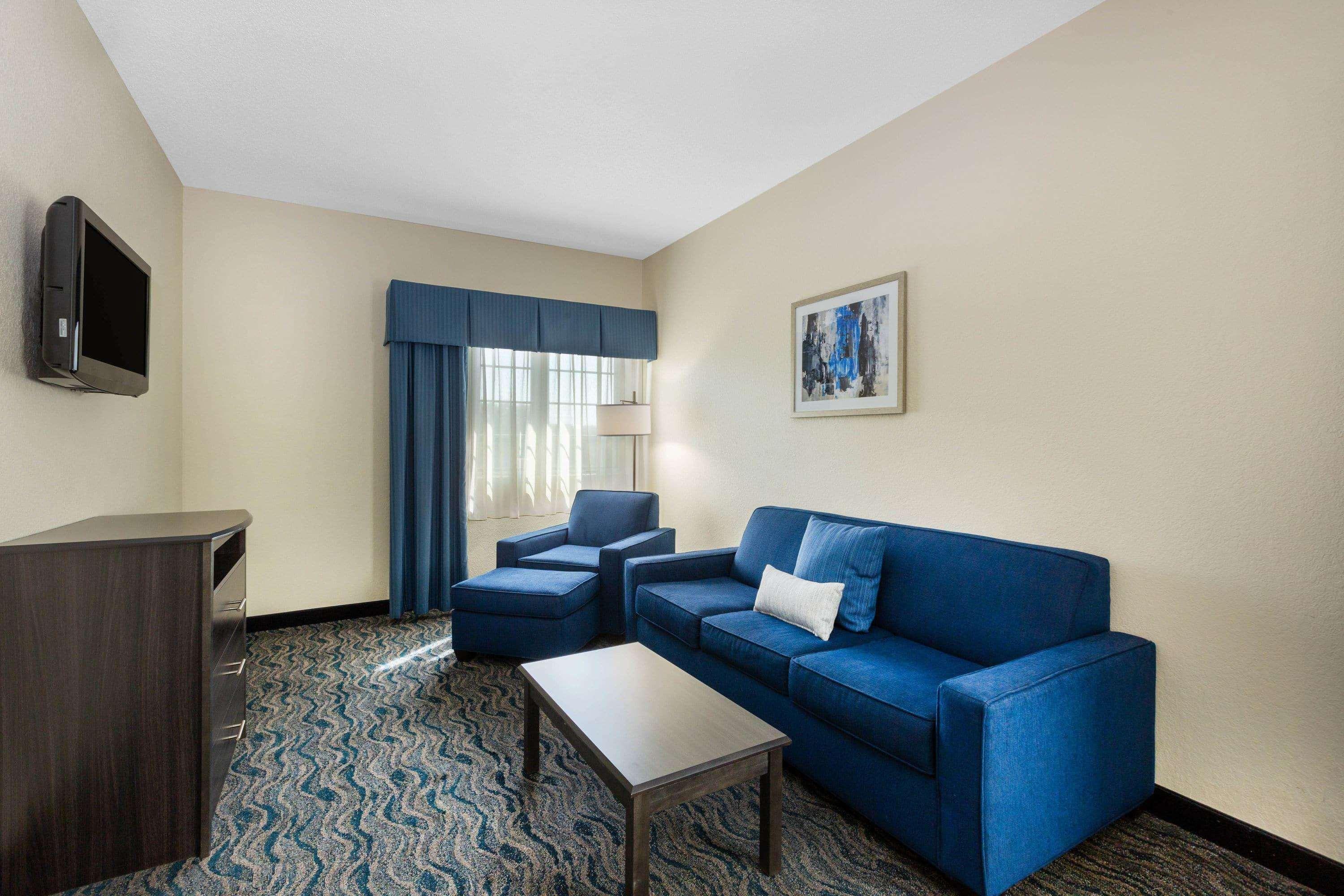 Baymont By Wyndham Des Moines Airport Otel Dış mekan fotoğraf