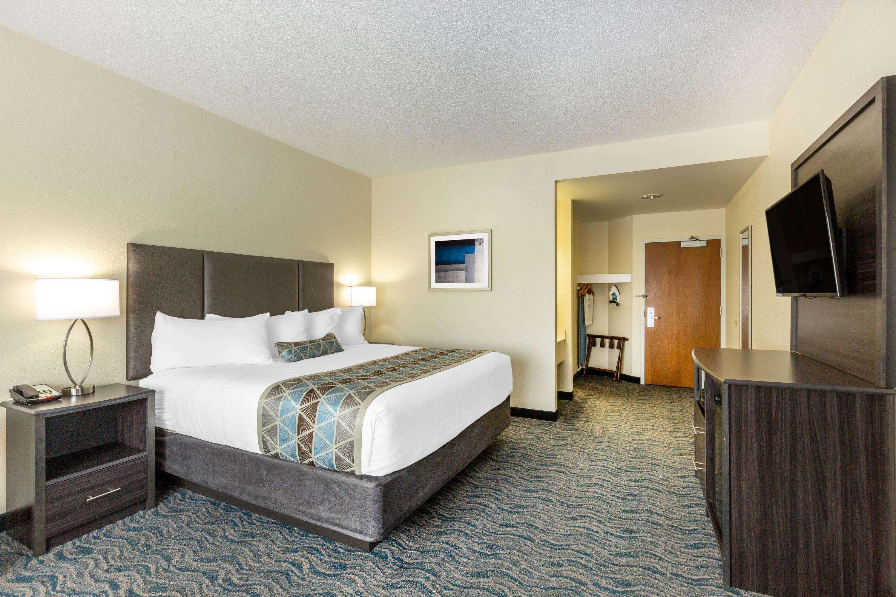 Baymont By Wyndham Des Moines Airport Otel Dış mekan fotoğraf